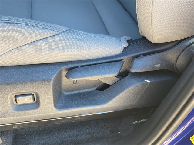 2025 Toyota Tacoma SR5 4x4 Double Cab photo 17