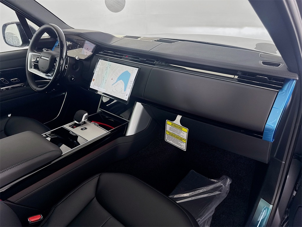 2025 Land Rover Range Rover SE photo 28