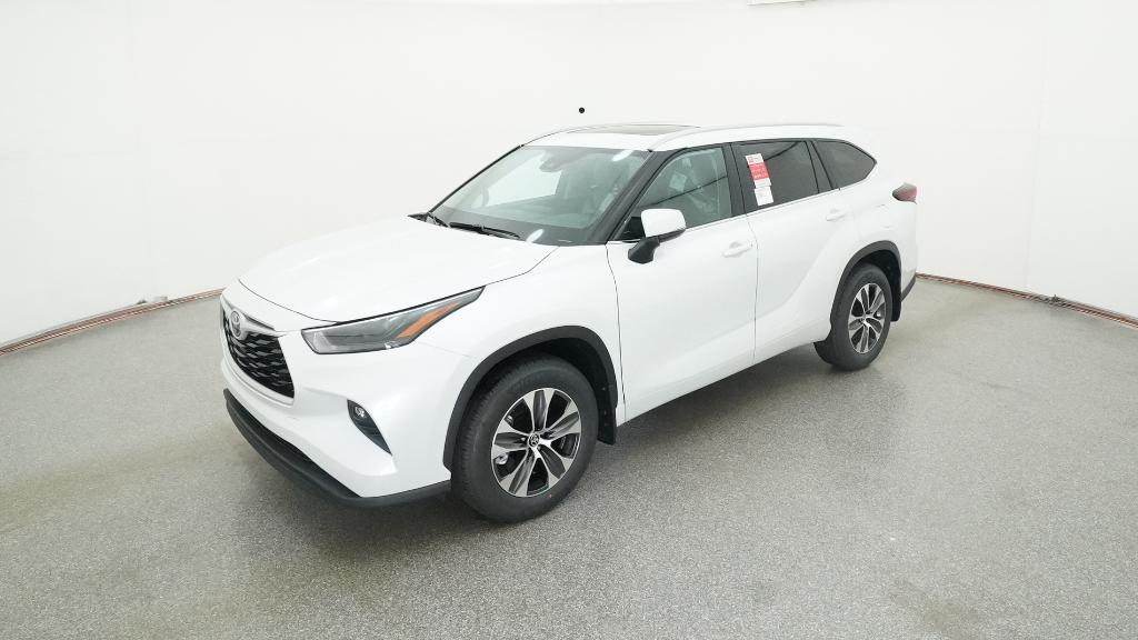 2026 Toyota Highlander XLE's photo