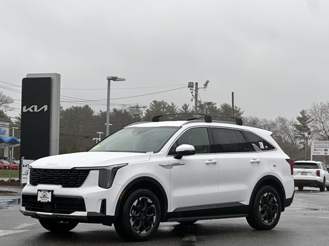 2025 Kia Sorento S photo 2