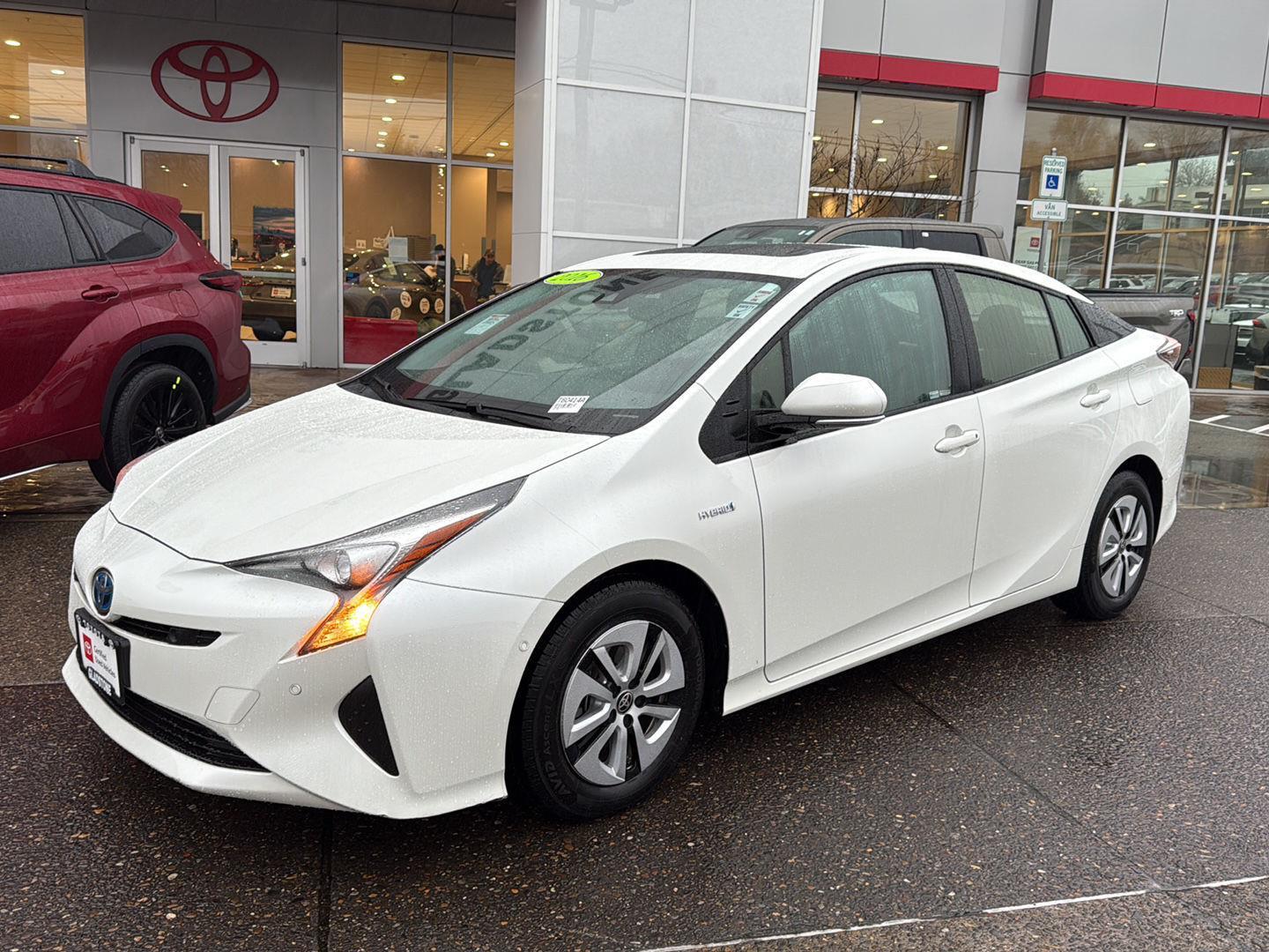 2016 Toyota Prius Two Eco photo 3