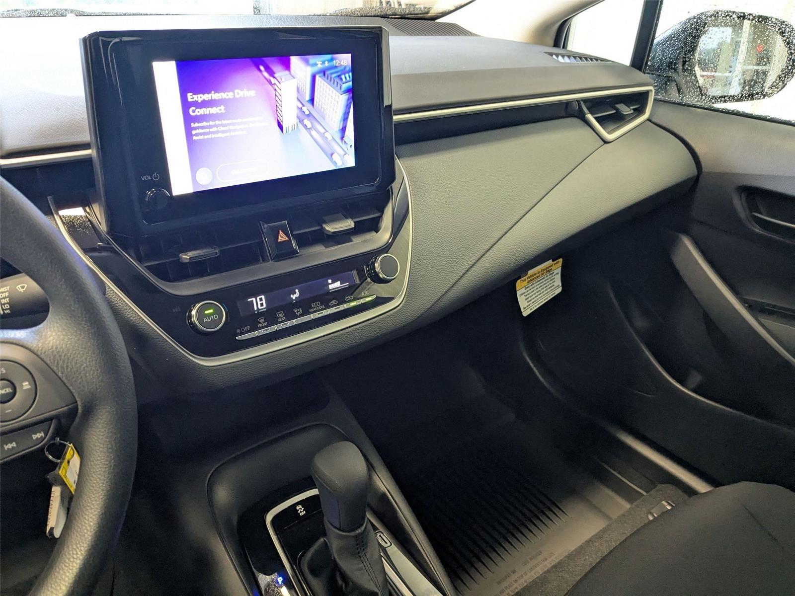 2025 Toyota Corolla LE photo 18