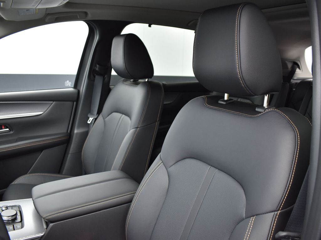 2024 Mazda CX-90 Premium photo 10