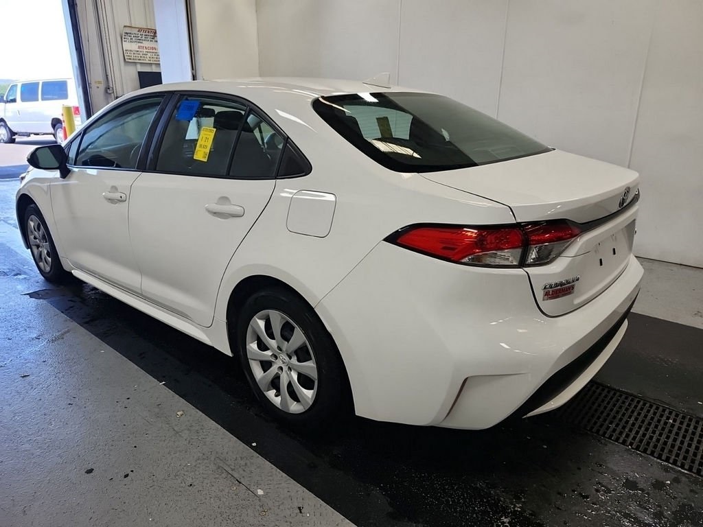 Used 2022 Toyota Corolla LE with VIN 5YFEPMAE2NP370317 for sale in Northfield, Minnesota