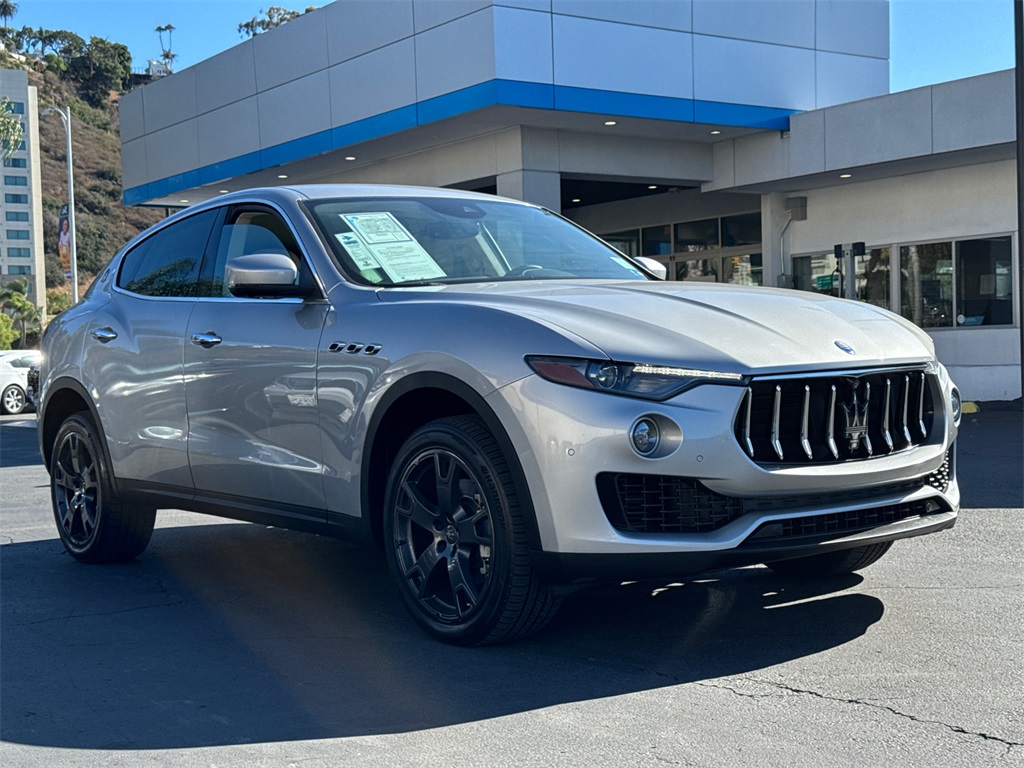 2018 Maserati Levante Base photo 3
