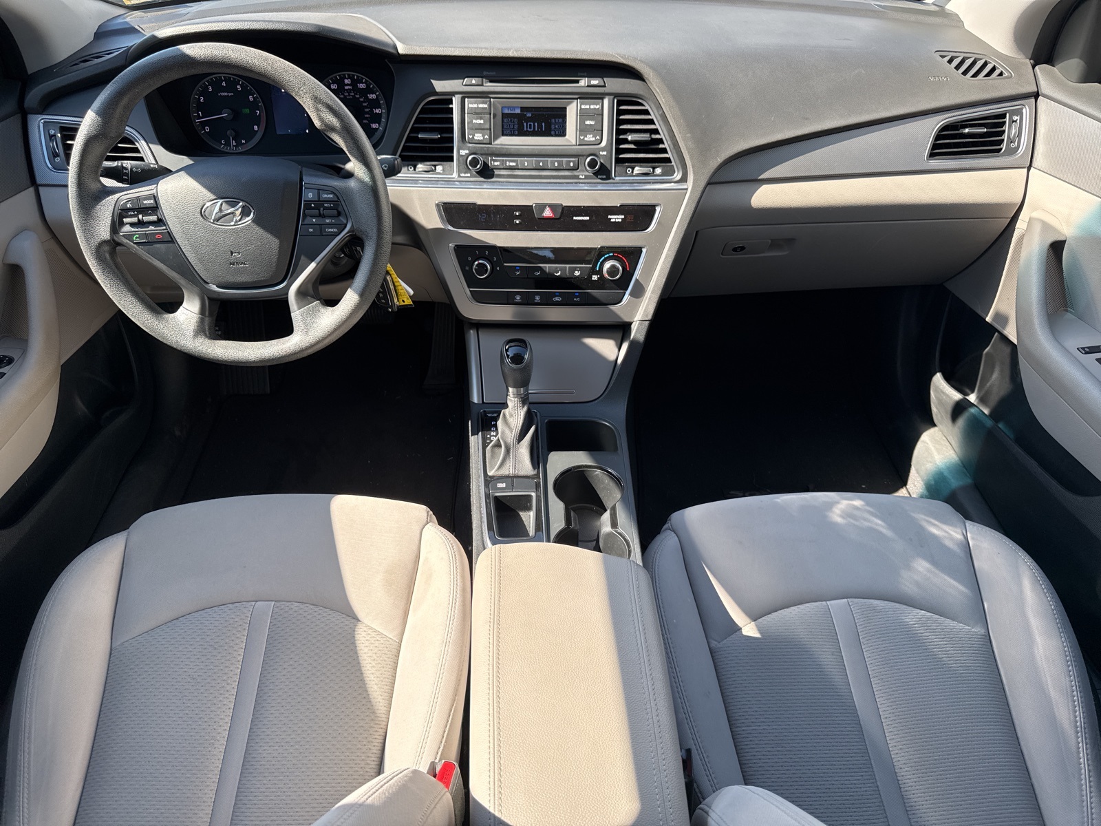 2015 Hyundai Sonata SE photo 3