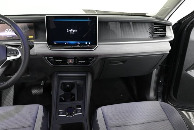 2025 Volkswagen Tiguan SE photo 11