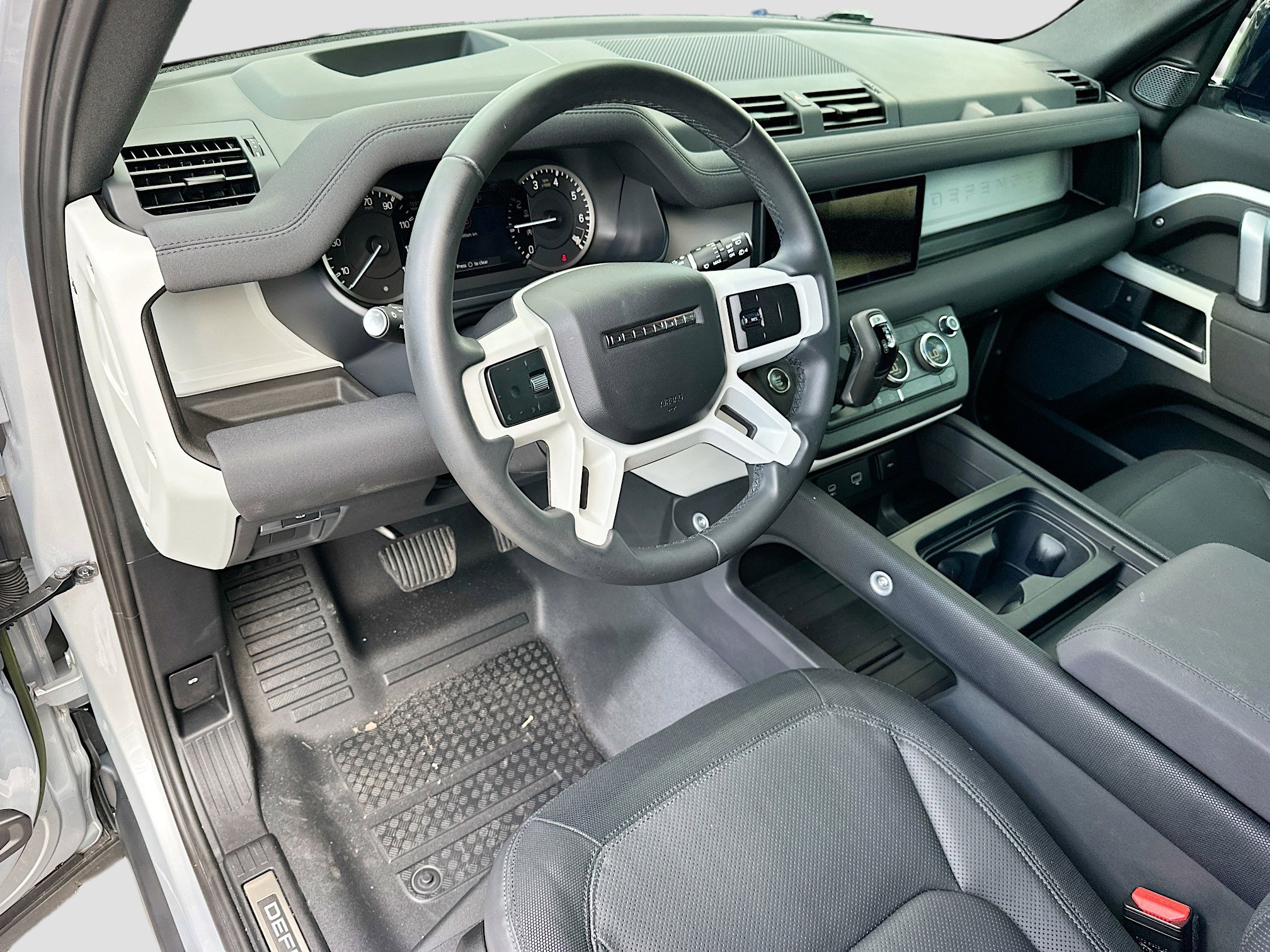 2023 Land Rover Defender X-Dynamic SE photo 7