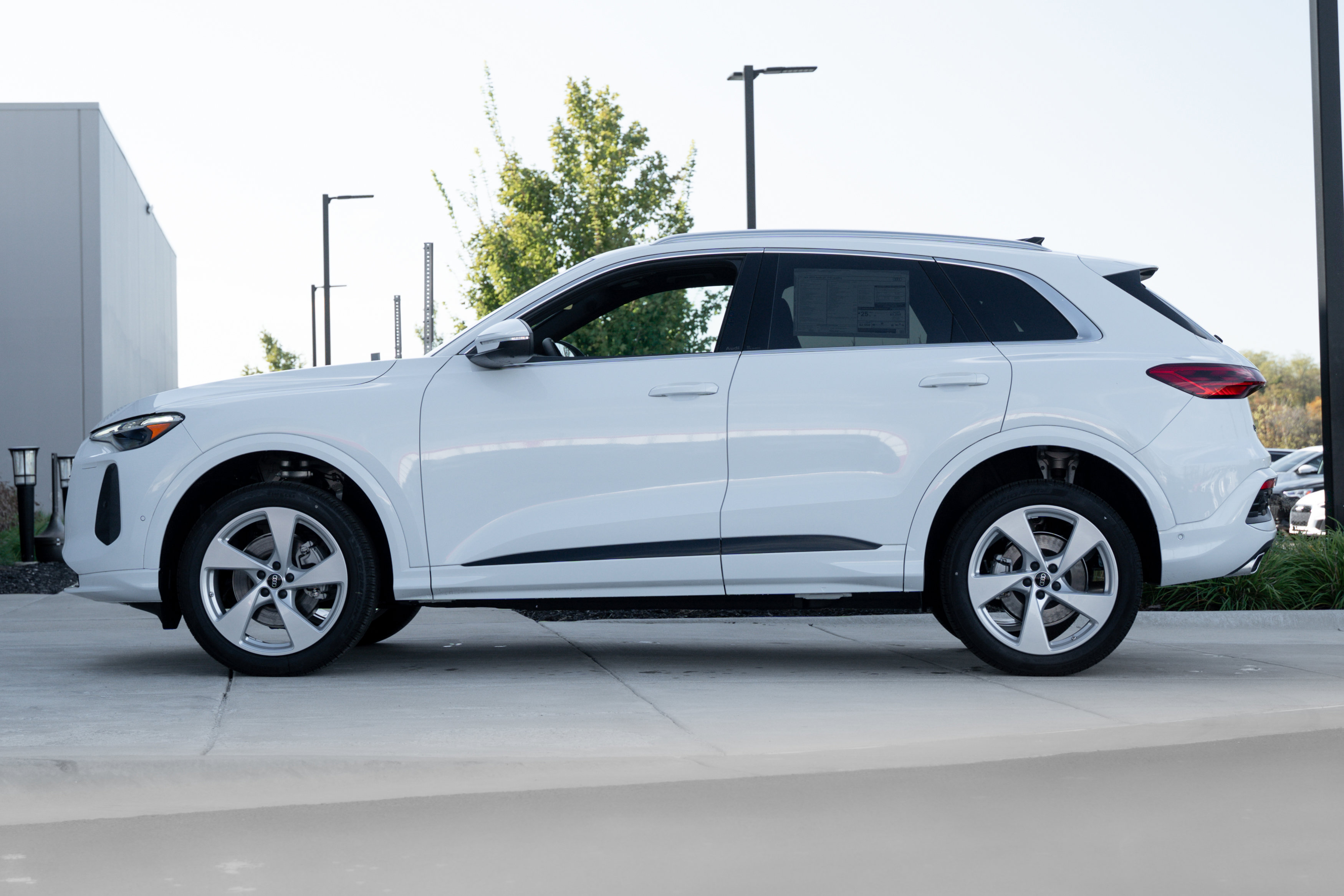 2025 Audi Q5 Premium Plus photo 4