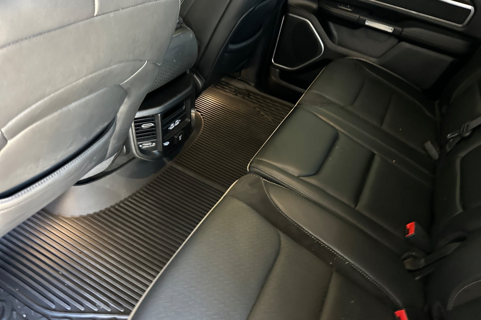 2021 Ram 1500 Laramie photo 13