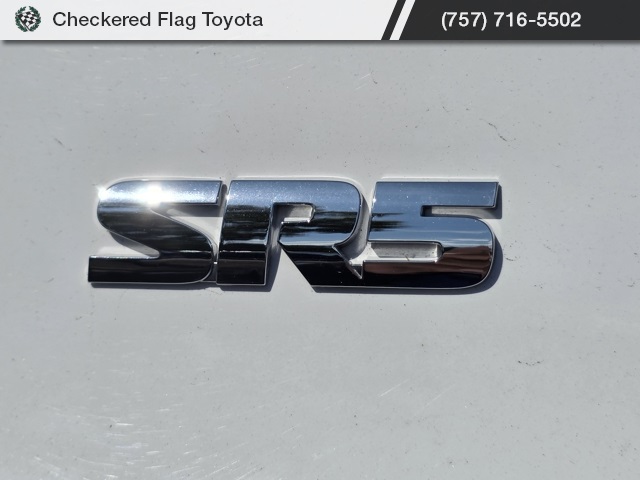 2024 Toyota 4Runner SR5 photo 17