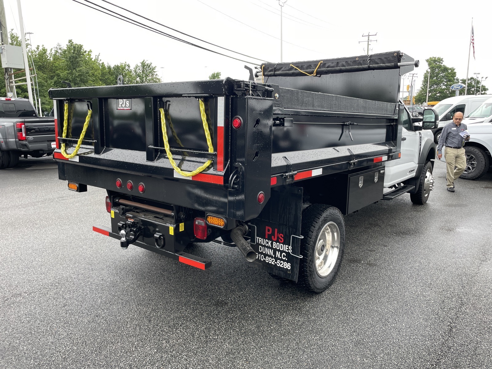 2024 Ford F-550 photo 6