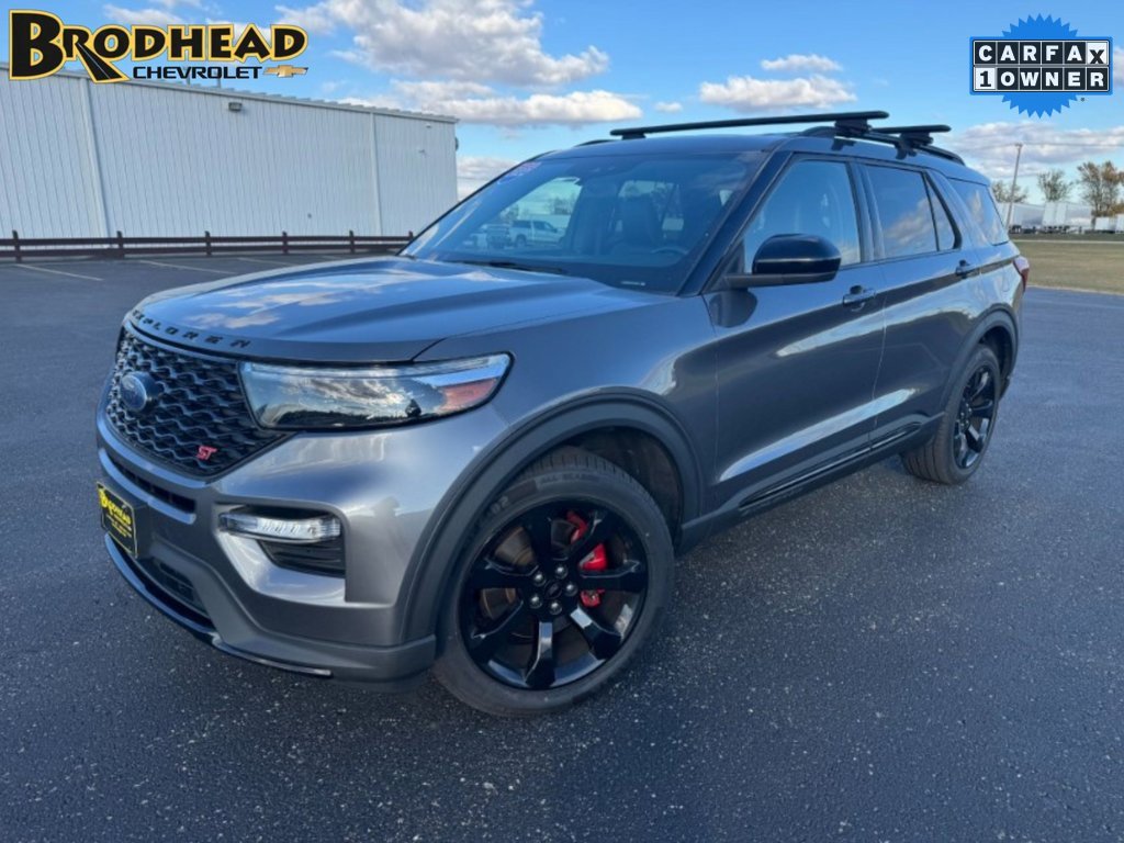 2022 Ford Explorer ST's photo