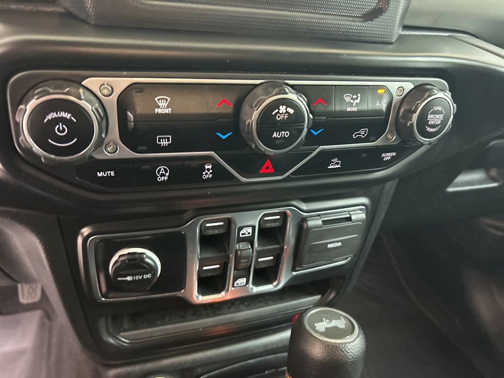 2021 Jeep Wrangler Unlimited Sahara photo 39