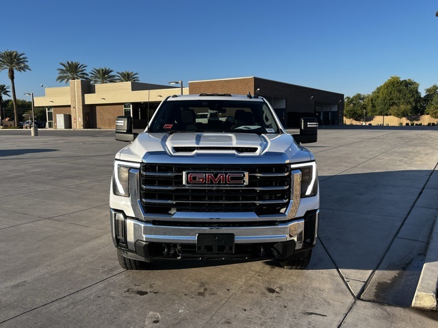 2024 Gmc Sierra HD SLE photo 3