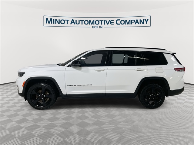 2023 Jeep Grand Cherokee Limited photo 2