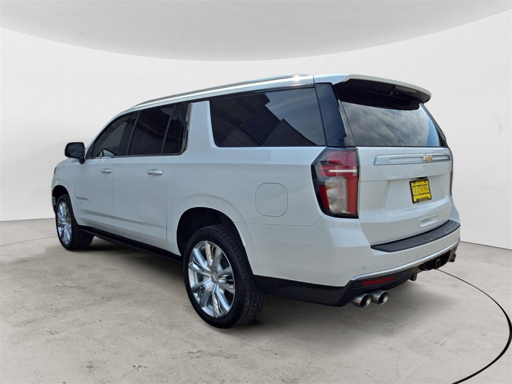 2021 Chevrolet Suburban High Country photo 2