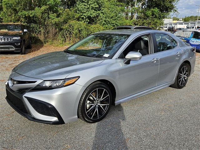 2023 Toyota Camry SE photo 3