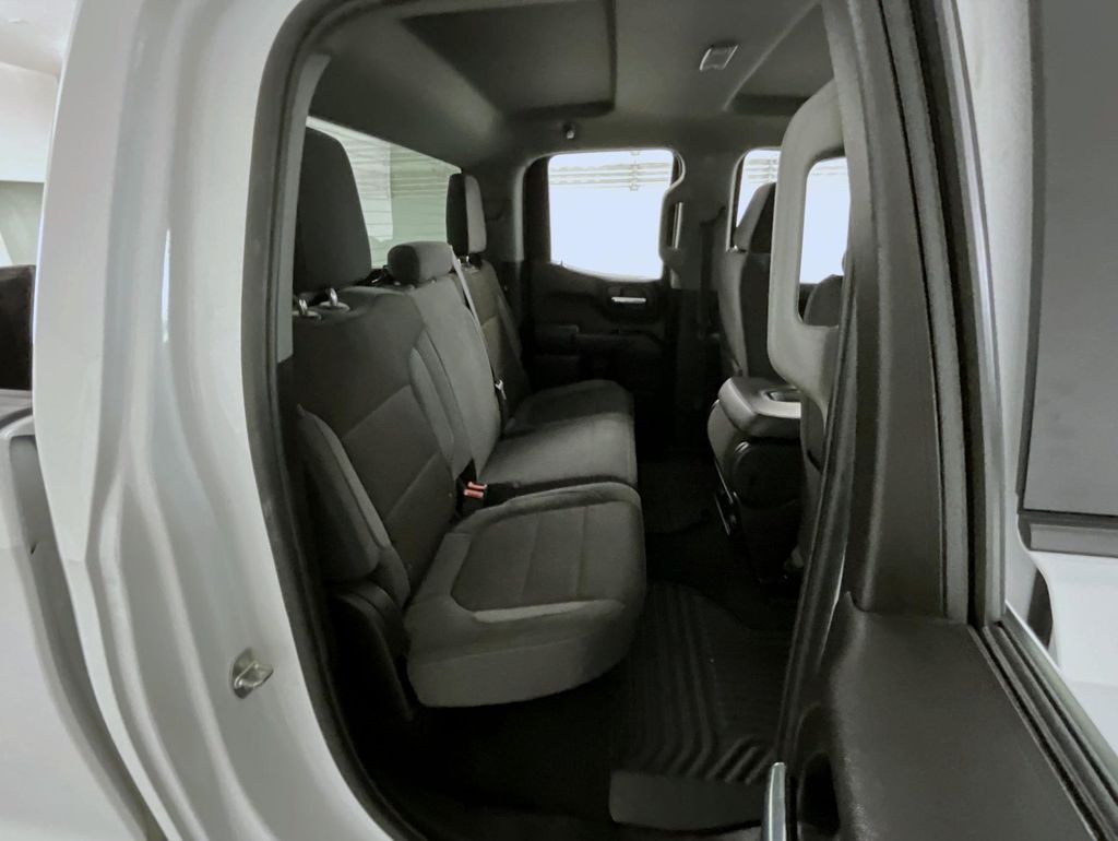 2022 Chevrolet Silverado 1500 Custom photo 18