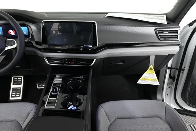 2025 Volkswagen Atlas Cross Sport SEL R-Line photo 13