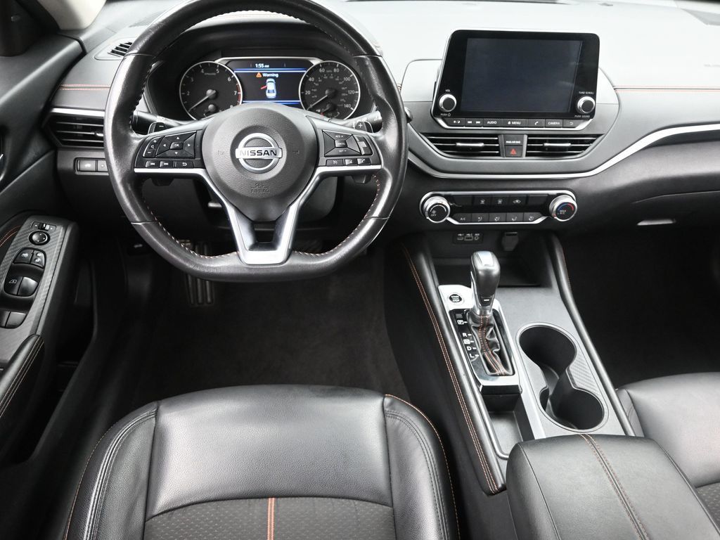 2022 Nissan Altima 2.5 SR photo 9