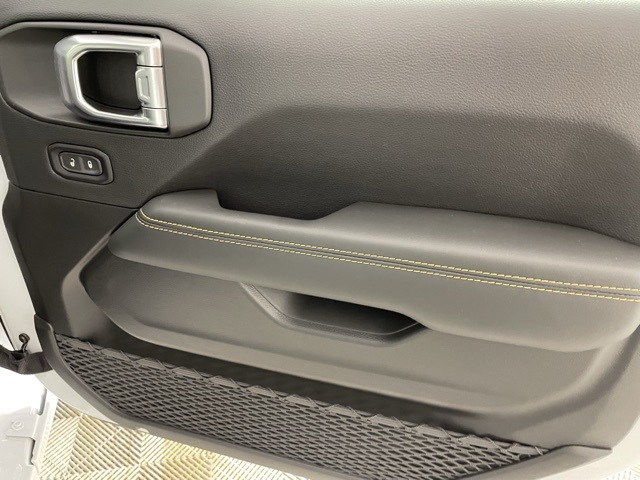 2025 Jeep Wrangler Sahara photo 40