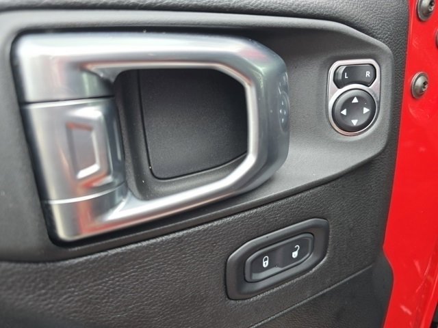 2021 Jeep Wrangler Unlimited Sahara Altitude photo 35