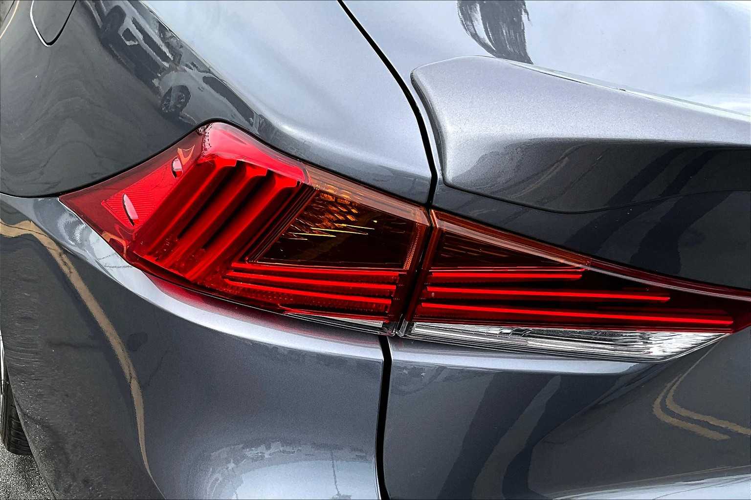 2020 Lexus IS 300 photo 28