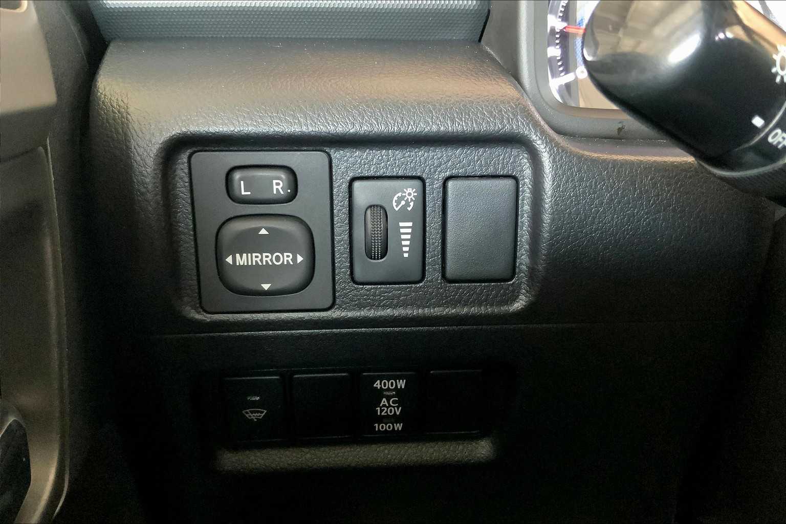 2018 Toyota 4Runner SR5 Premium photo 27