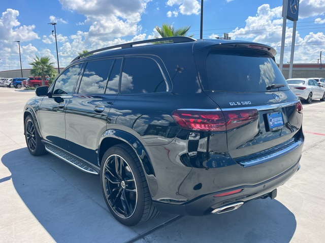 2024 Mercedes Benz GLS 580 4MATIC photo 4