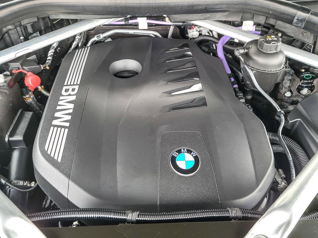 2023 BMW X7 - Image 32