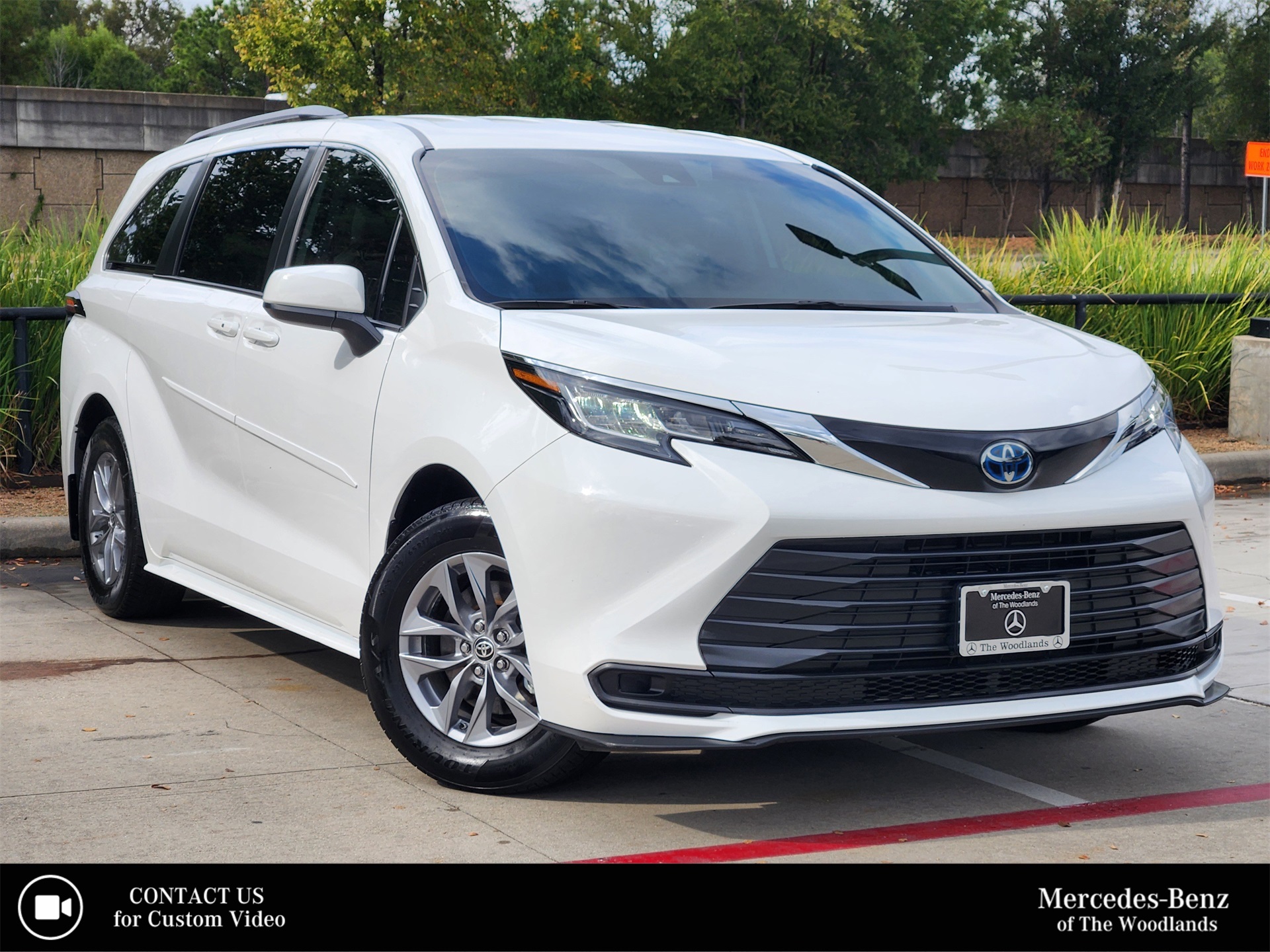 2022 Toyota Sienna LE