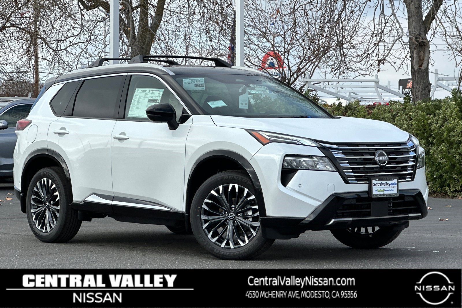 2026 Nissan Rogue Platinum's photo