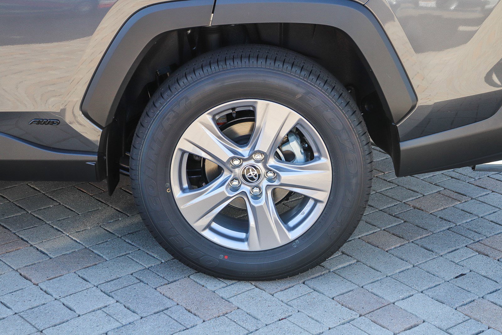 2025 Toyota RAV4 Hybrid LE photo 7