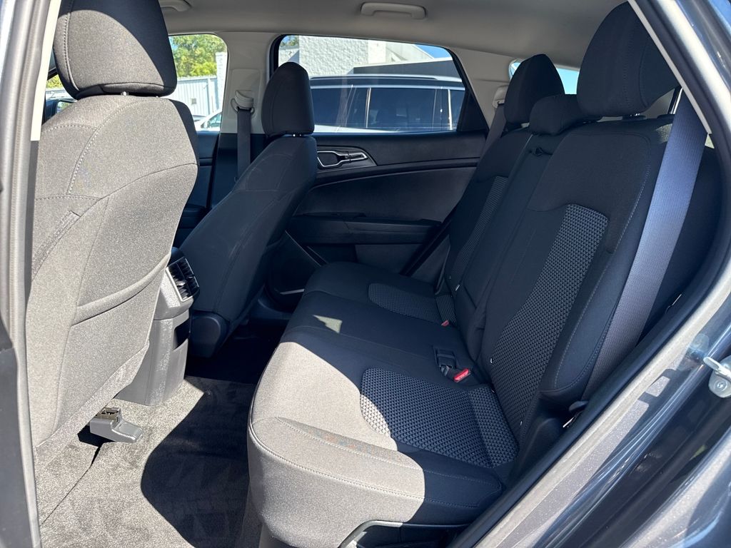 2023 Kia Sportage Hybrid LX photo 21