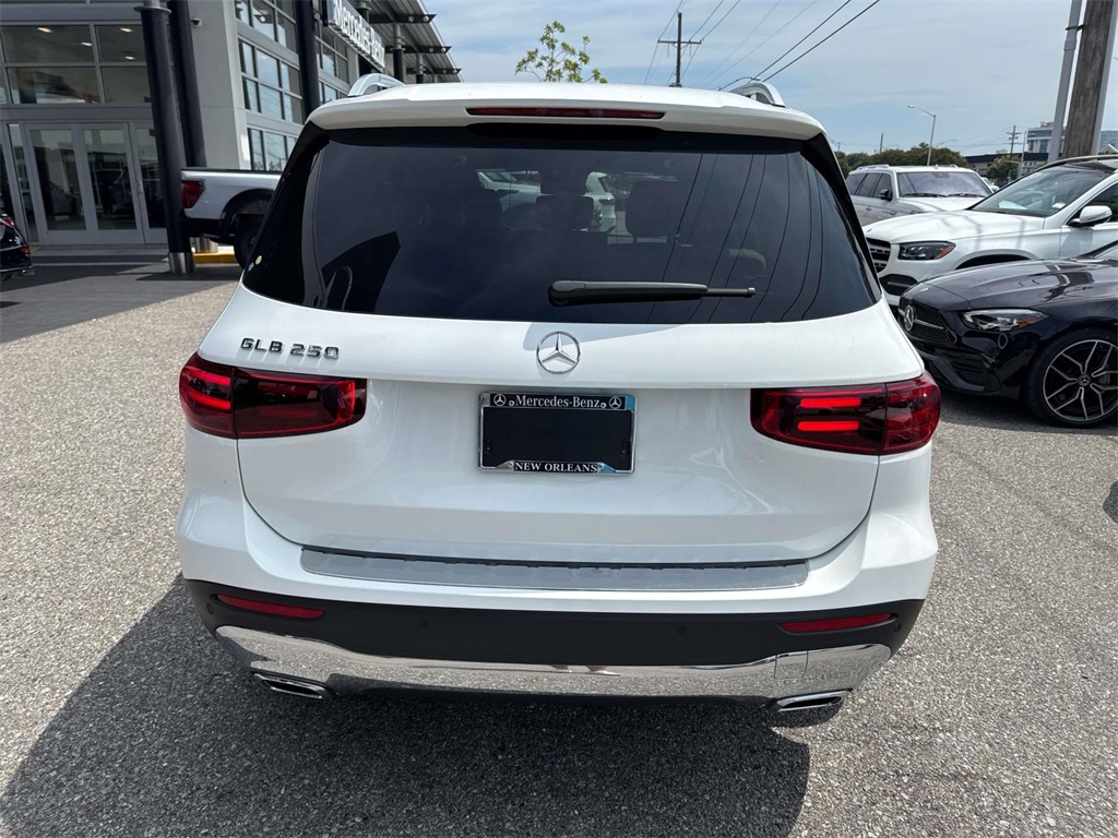 2025 Mercedes Benz GLB 250 photo 5