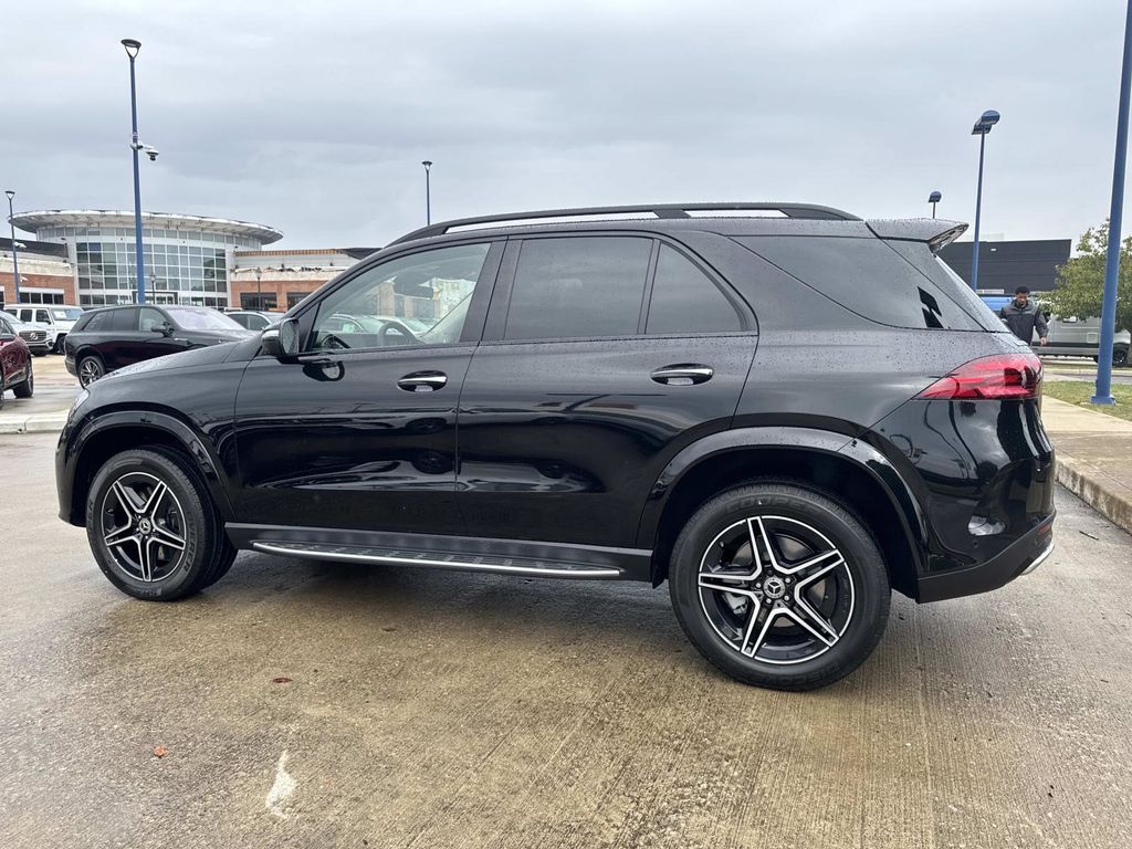 2026 Mercedes Benz GLE 580 4MATIC photo 2