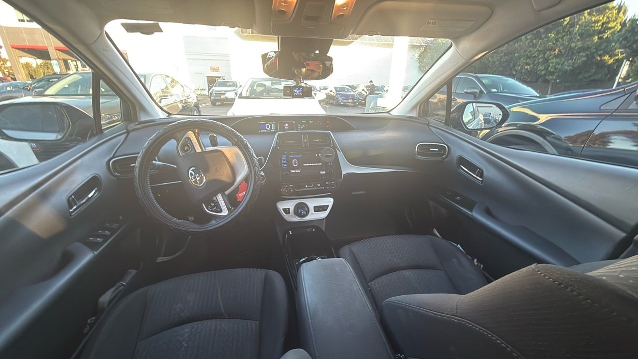 2017 Toyota Prius Prime Plus photo 2