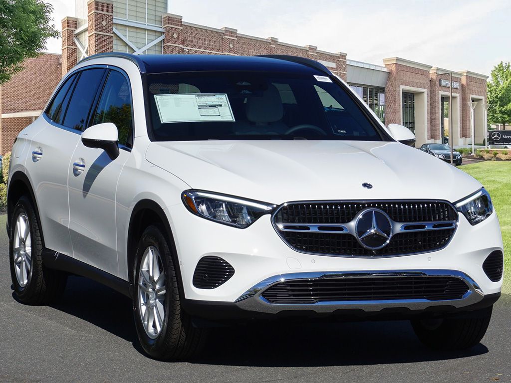 2026 Mercedes Benz GLC 300 photo 4