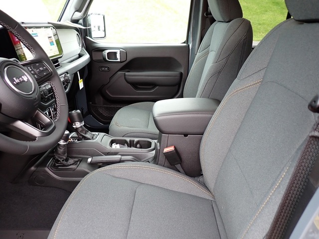 2025 Jeep Wrangler Sport S photo 10
