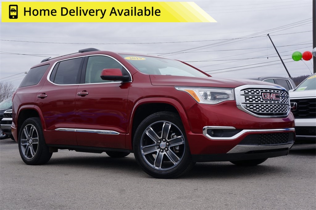 2019 GMC Acadia Denali's photo