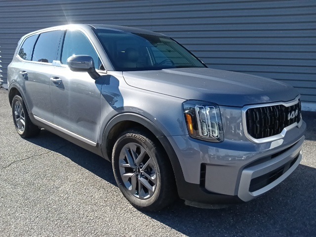 2023 Kia Telluride LX's photo