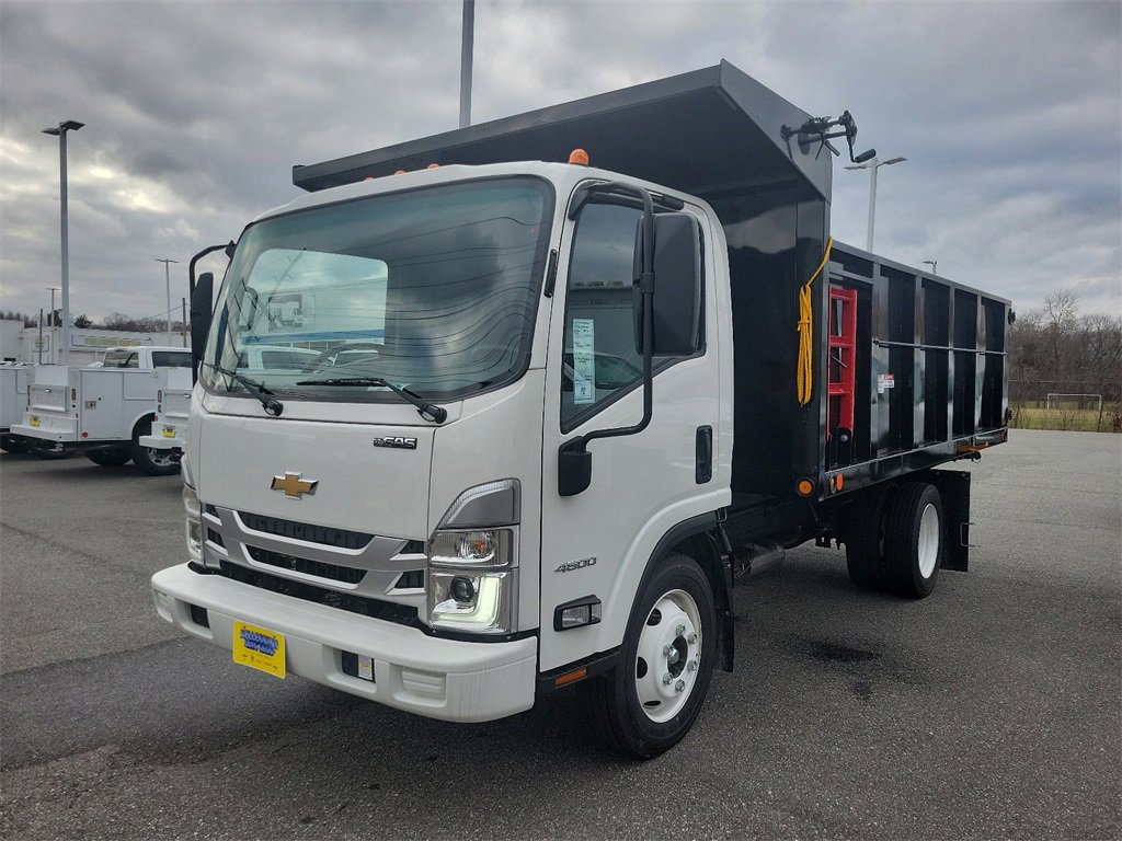 2024 Chevrolet Silverado 4500HD photo 3