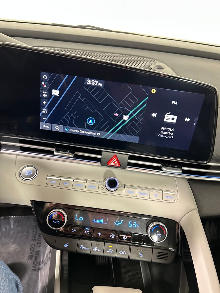 2025 Hyundai Elantra Limited photo 3
