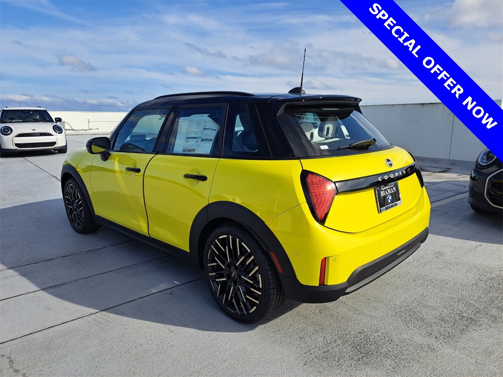 2025 Mini Cooper 4 Door Hardtop Signature photo 5