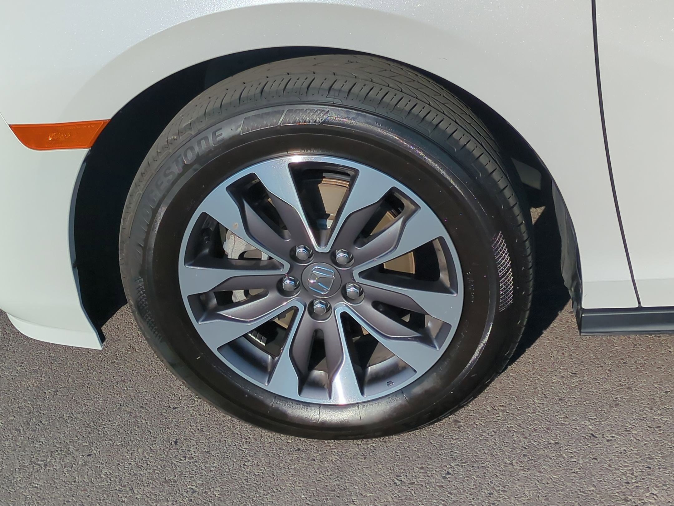 2024 Honda Odyssey EX-L photo 10