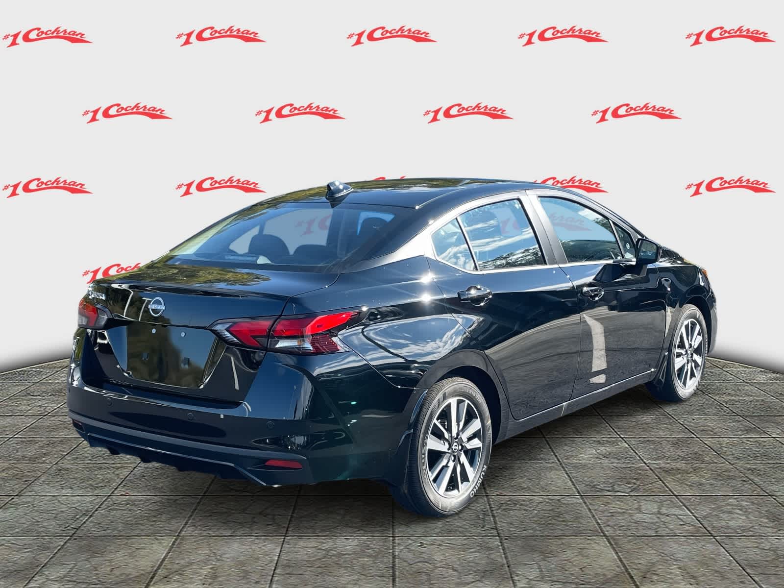 2025 Nissan Versa 1.6 SV photo 2