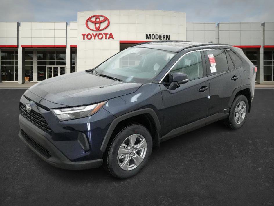 2025 Toyota RAV4 XLE's photo