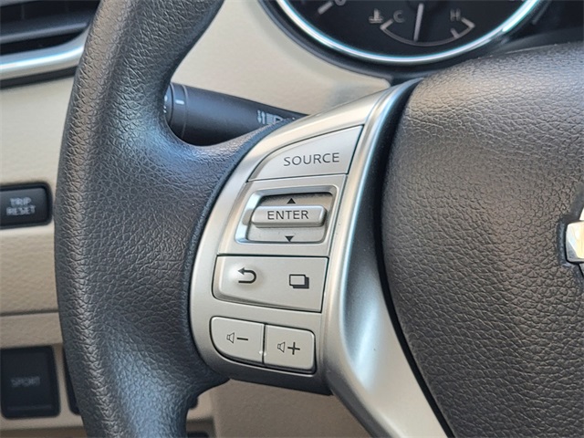 2016 Nissan Rogue SV photo 26