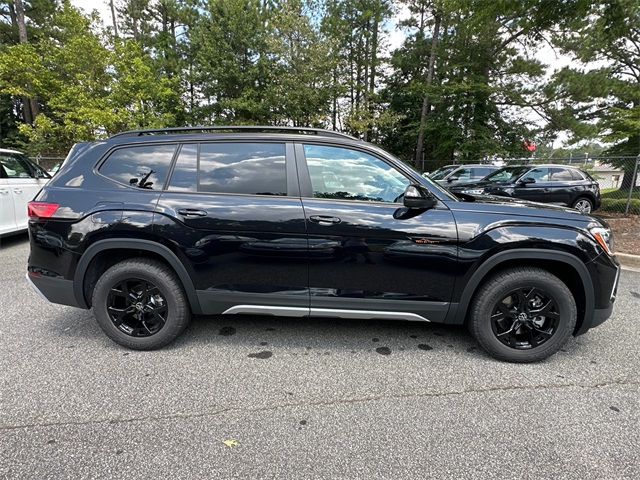 2025 Volkswagen Atlas SE Technology Peak Edition photo 8